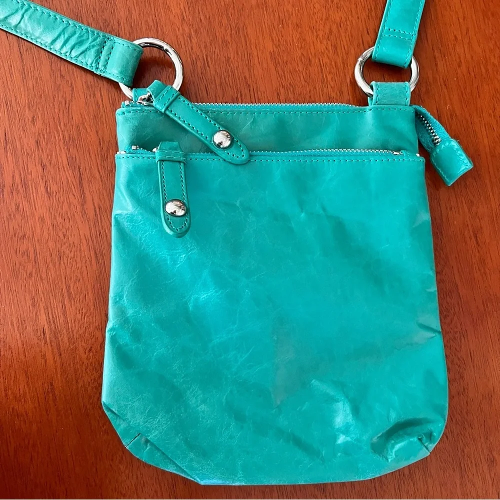 Hobo Teal Leather Crossbody Bag B2-17 - Picture 1 of 11